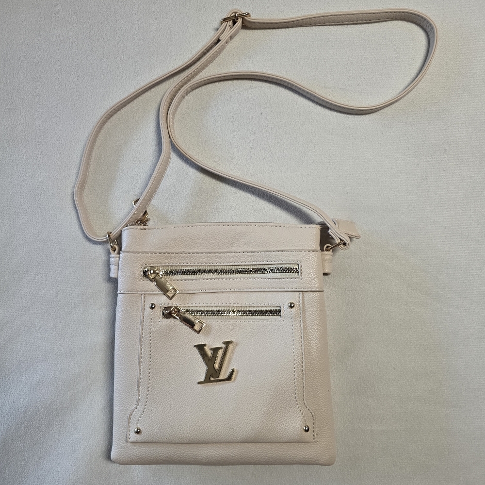 Fashion Designer Bag 9 X 8 Cream Crossbody ShoulderPurse - Picture 2 of 5